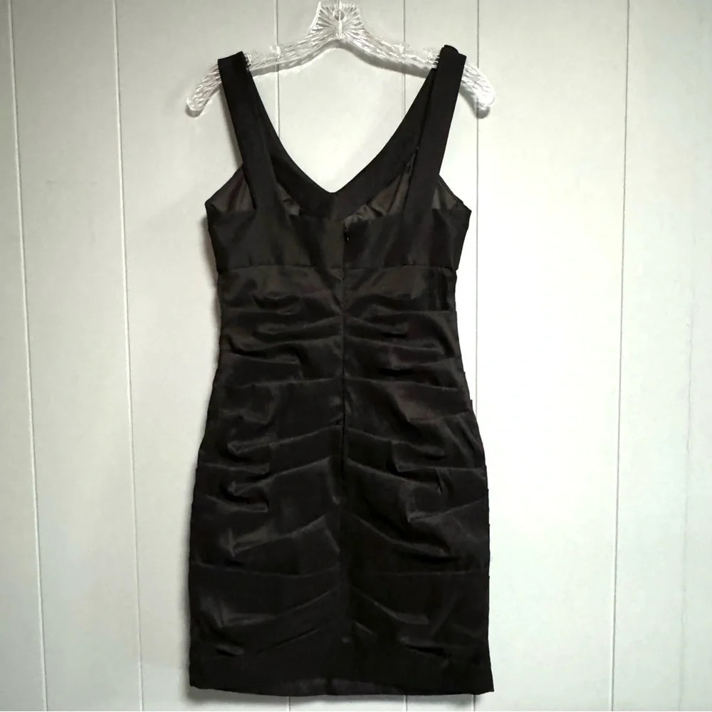 MAX & CLEO Black Ruched Dress Bodycon Floral Embellishments V neckline Size 4 - Picture 2 of 6